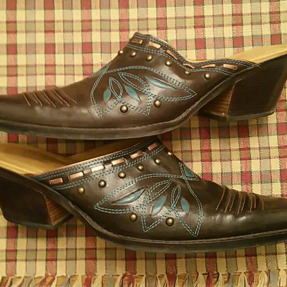 Country cowboy Cassandra Ray mules size 10
